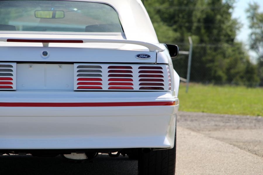 Детали экстерьера Ford Mustang Convertible 25th Anniversary Edition 1990 года  (фото 3 из 14)